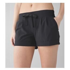 Lululemon Spring Break Away Short Size 8 Black 2.5” First Release